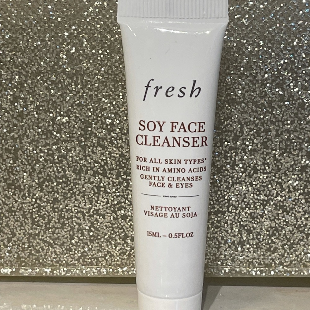 5 for $25 item πΊ Mini Fresh Soy Face Cleanser - Picture 2 of 3